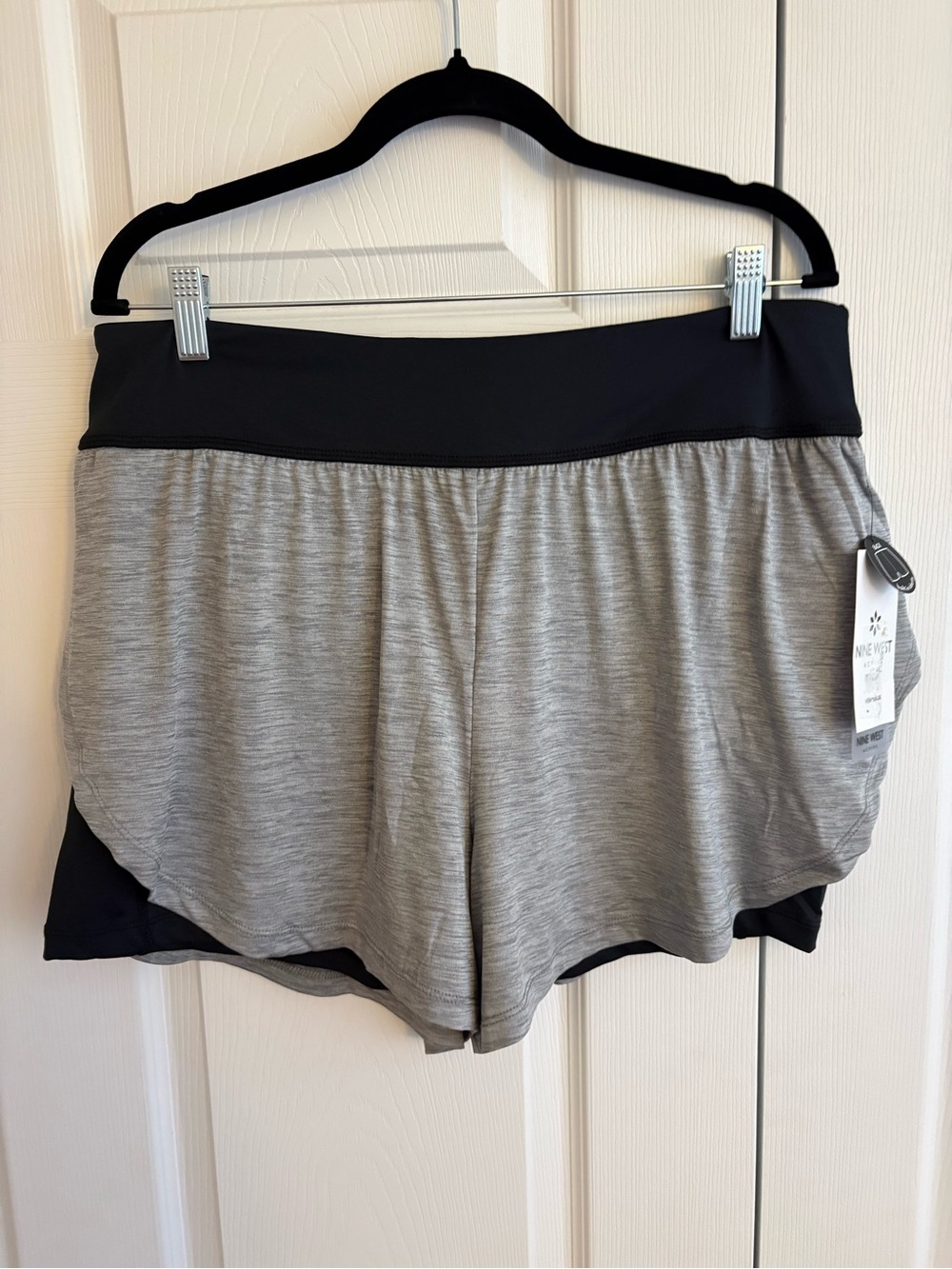 Nine West Women’s Gray Active Shorts/Wide Waistband & Built In Shorts Size 1X
